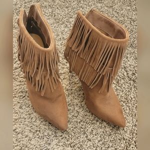 Tan suede fringe boots size 7